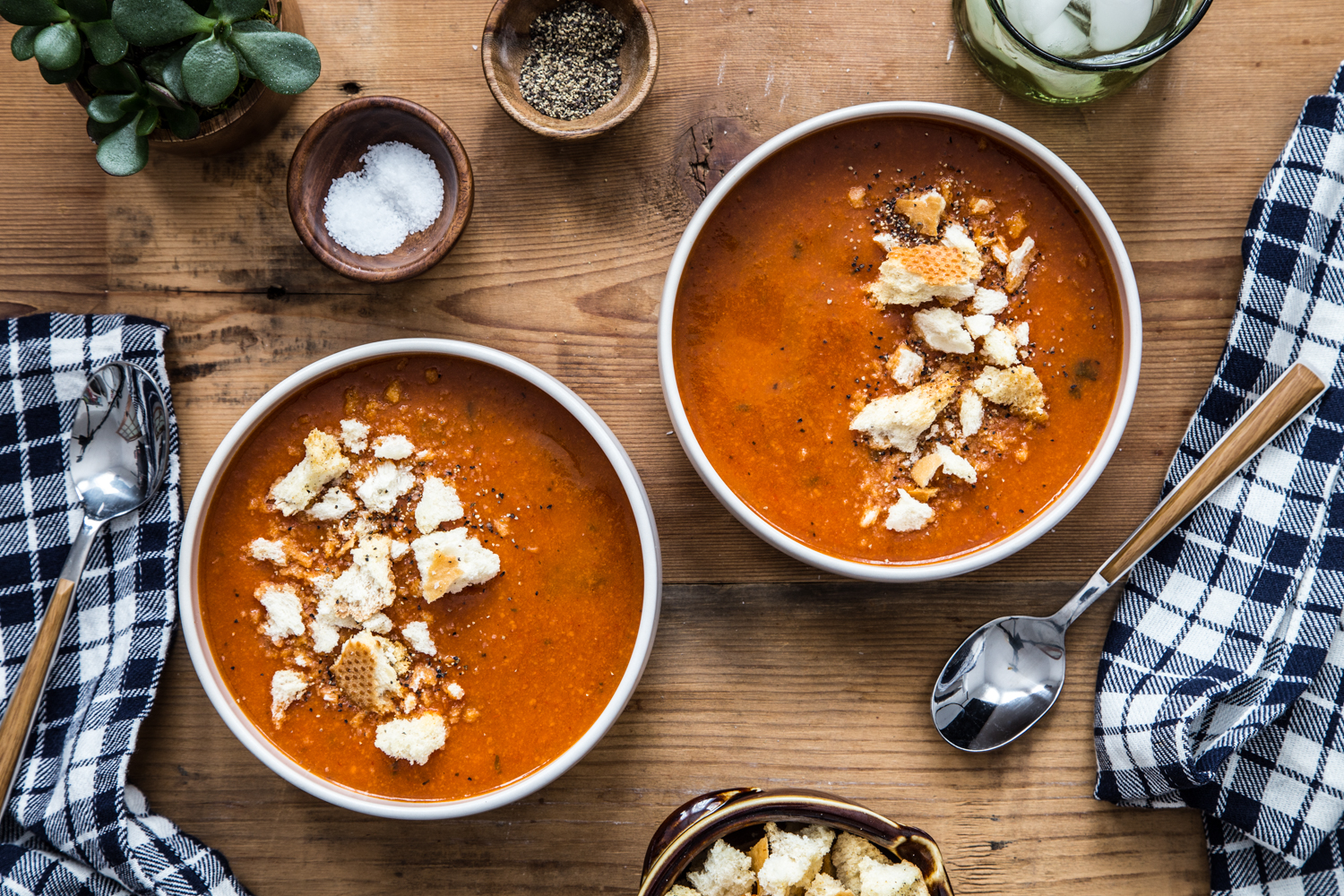 Roasted Tomato Soup with Garlic Croutons