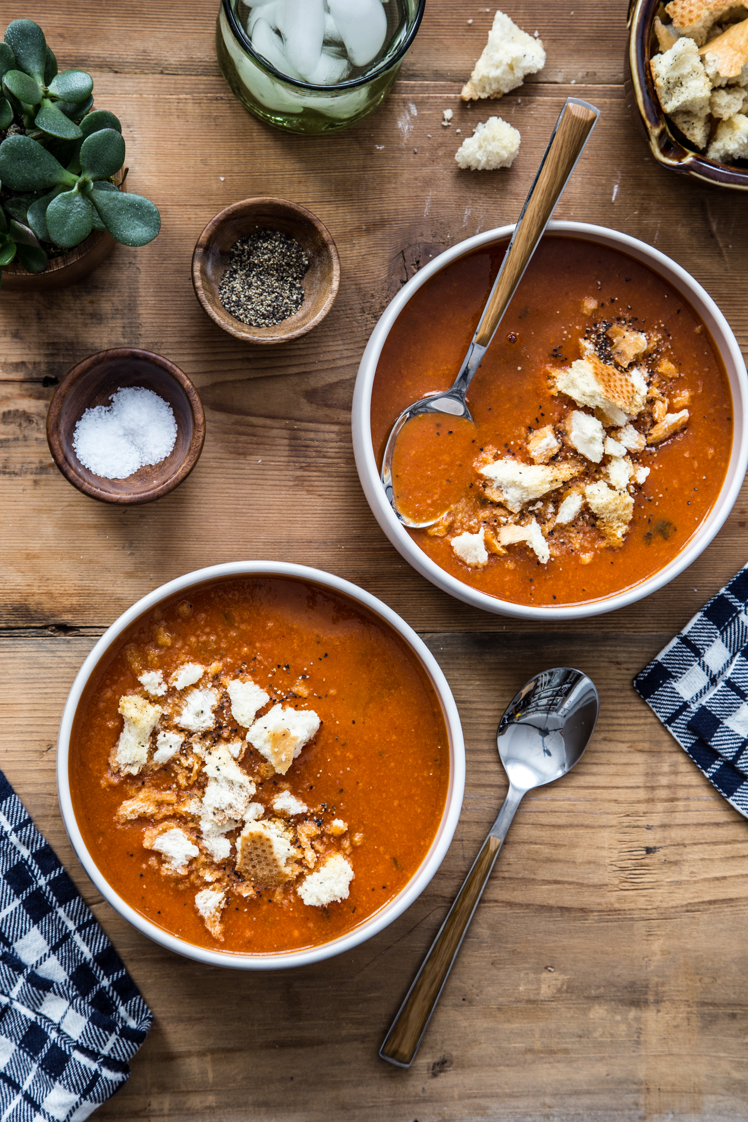 Roasted Tomato Soup with Garlic Croutons