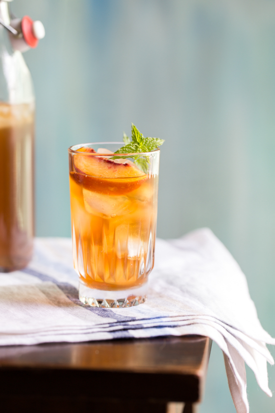 Peach Tea {Homemade Iced Tea with Fresh Peaches} - The Busy Baker