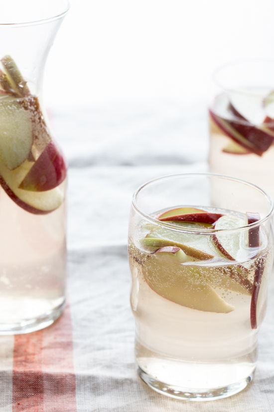 Apple Sangria - Jelly Toast 