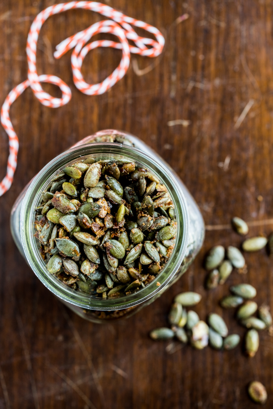 maple roasted pumpkin seeds - Jelly Toast