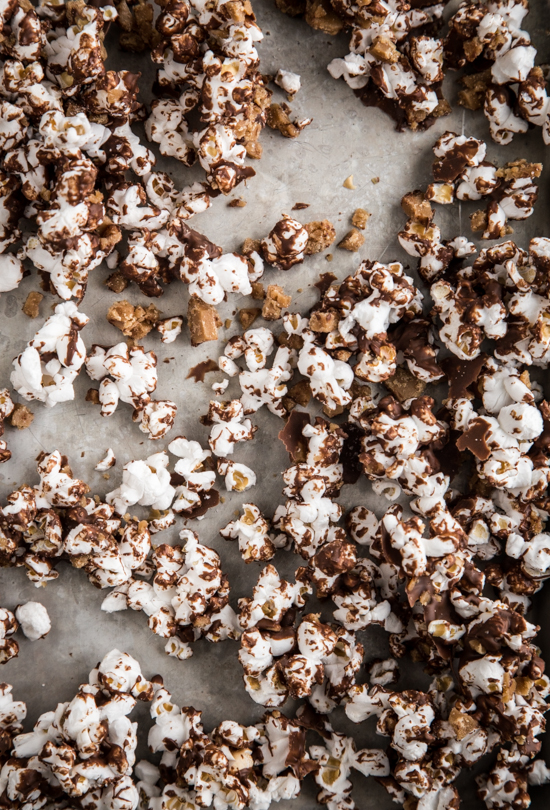 chocolate toffee popcorn-005