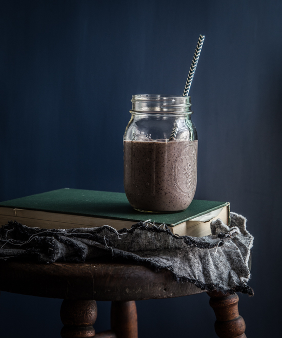 Blueberry Almond Smoothie | www.jellytoastblog.com