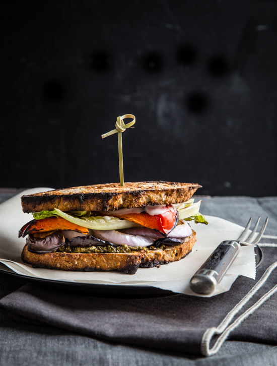 Grilled Veggie Sandwiches | www.jellytoastblog.com #WeekdaySupper #ChooseDreams