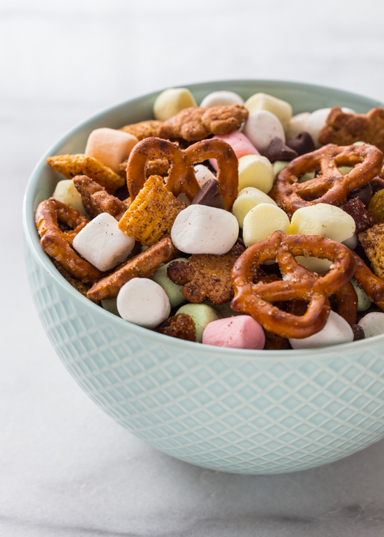 marshmallow snack mix + a video - Jelly Toast