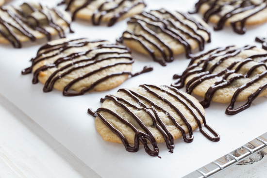 Salted Caramel Chocolate Chip Cookies by Jelly Toast