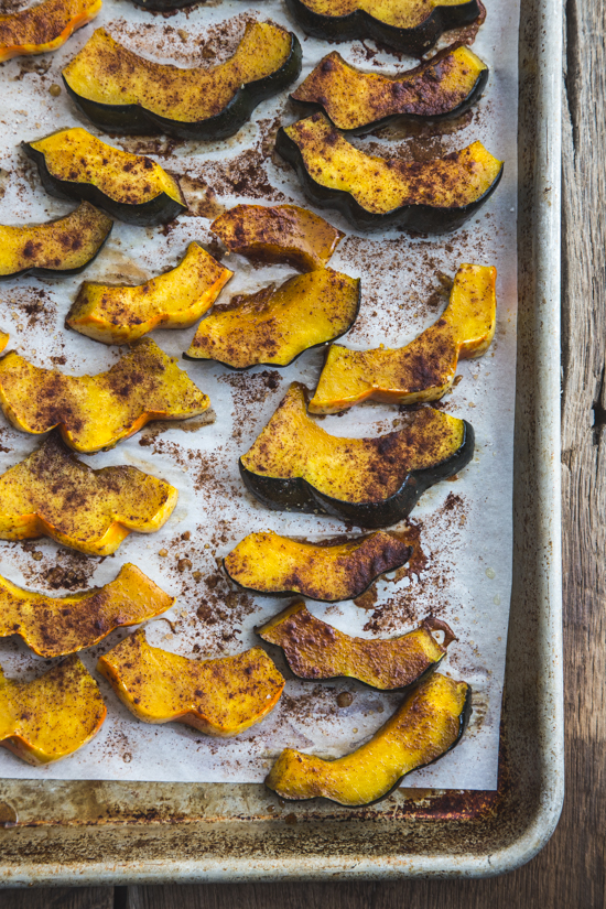 Maple Roasted Acorn Squash | www.jellytoastblog.com