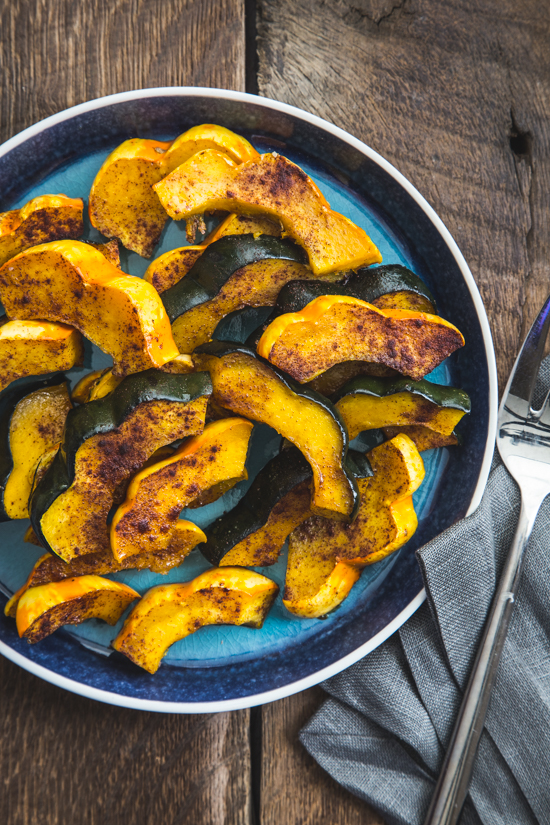 Maple Roasted Acorn Squash | www.jellytoastblog.com