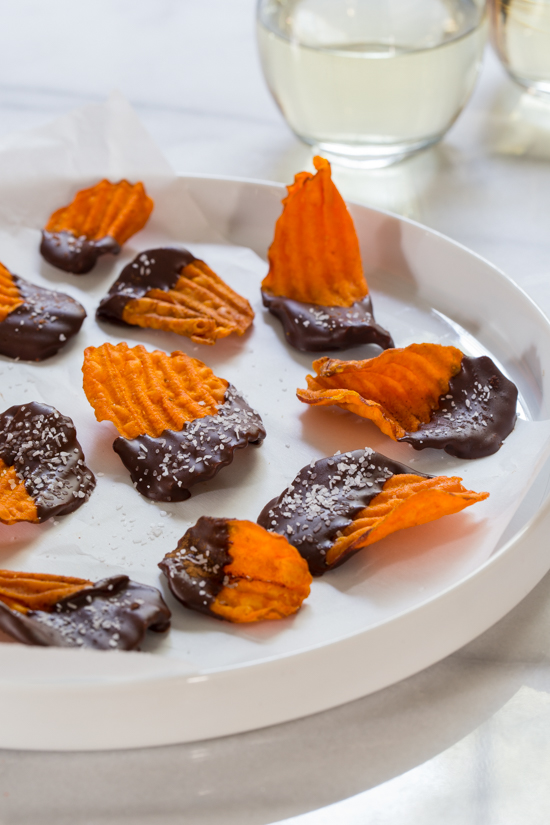 Chocolate Dipped Sweet Potato Chips | jellytoastblog.com 