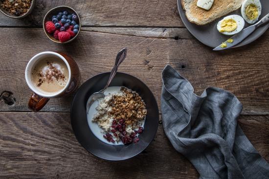 Oatmeal with Milk and Granola | www.jellytoastblog.com (3 of 8)