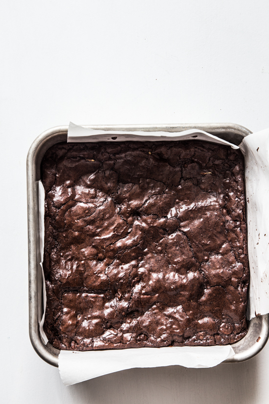 Peppermint Bark Brownies | jellytoastblog.com