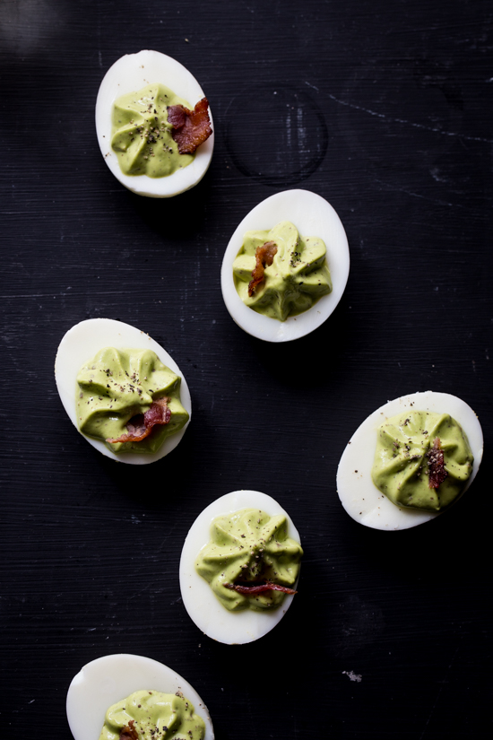 Spinach Bacon Deviled Eggs | jellytoastblog.com