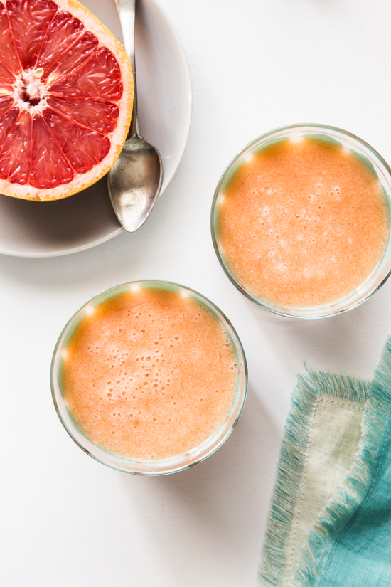 Grapefruit Pineapple Smoothie // Jelly Toast