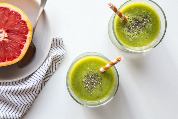 grapefruit smoothie with chia - Jelly Toast