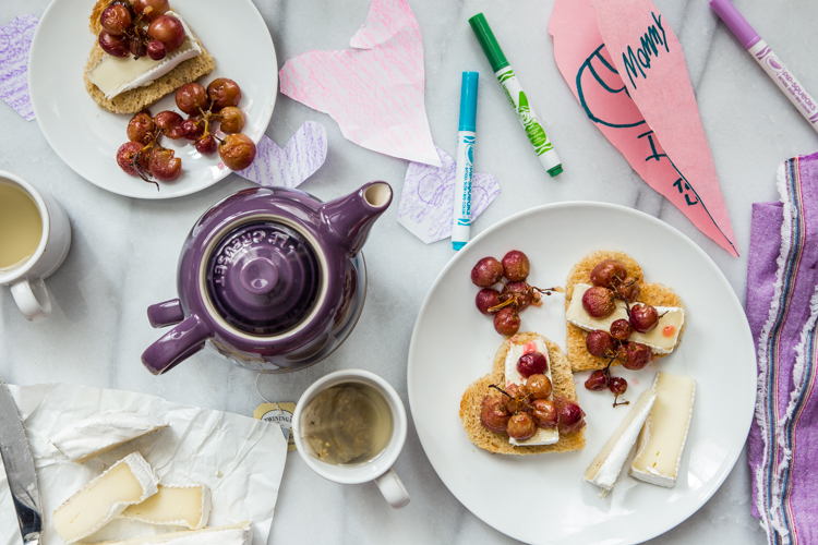 Roasted Grape Brie Toast | JellyToastBlog.com