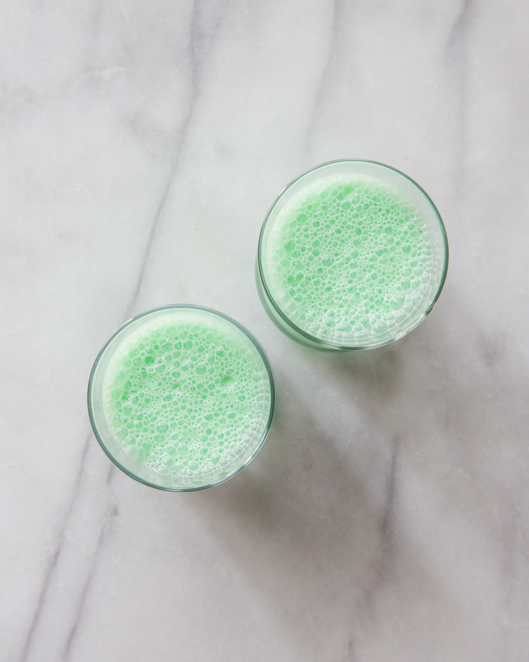 Mint Milkshake | JellyToastBlog.com