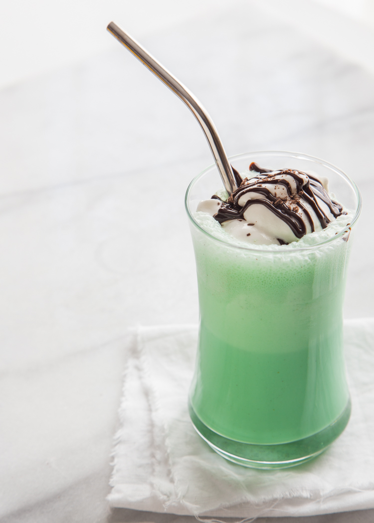 Mint Milkshake | JellyToastBlog.com