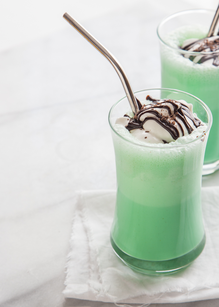 Mint Milkshake | JellyToastBlog.com