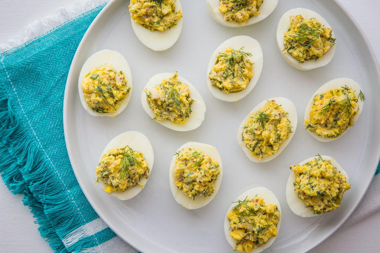 Herbed Deviled Eggs | JellyToastBlog.com