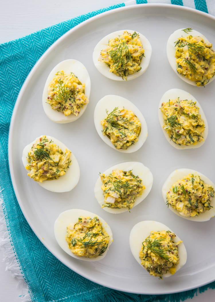 Herbed Deviled Eggs | JellyToastBlog.com