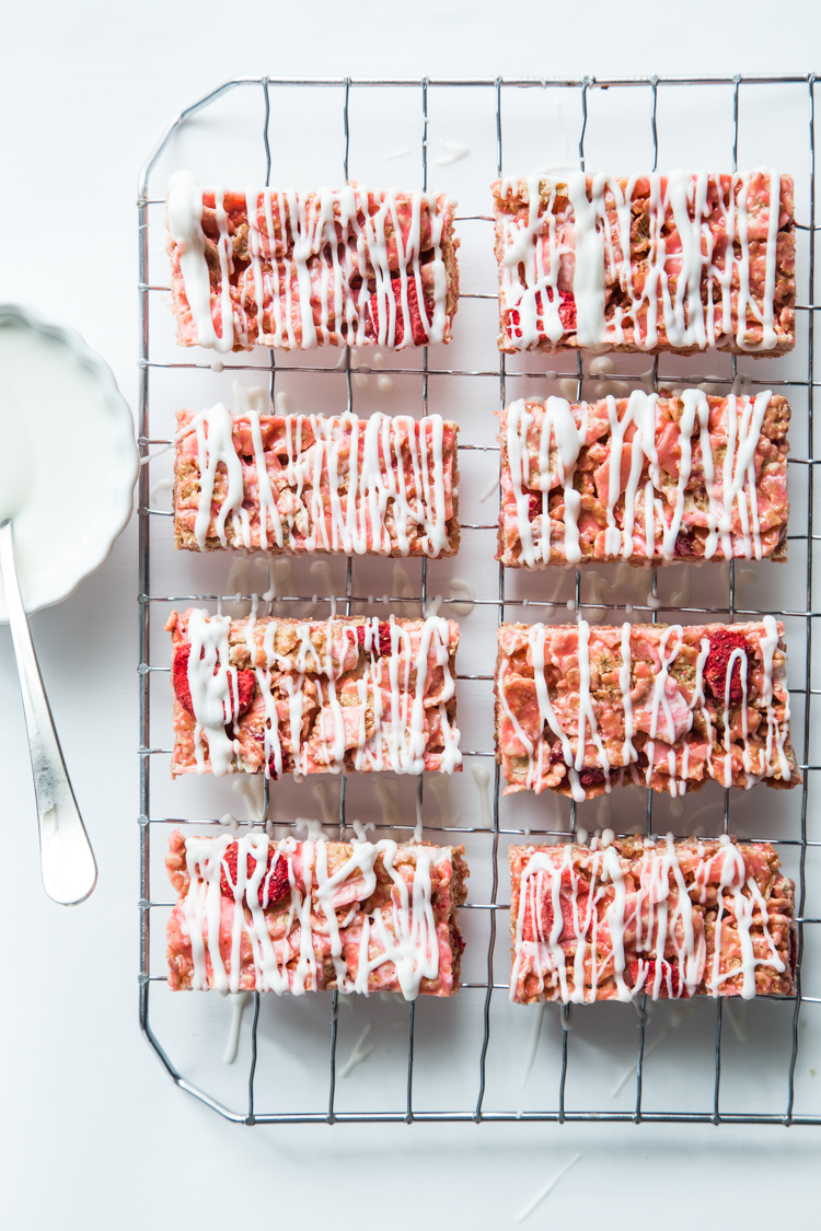 Strawberry Coconut Marshmallow Treats | JellyToastBlog.com