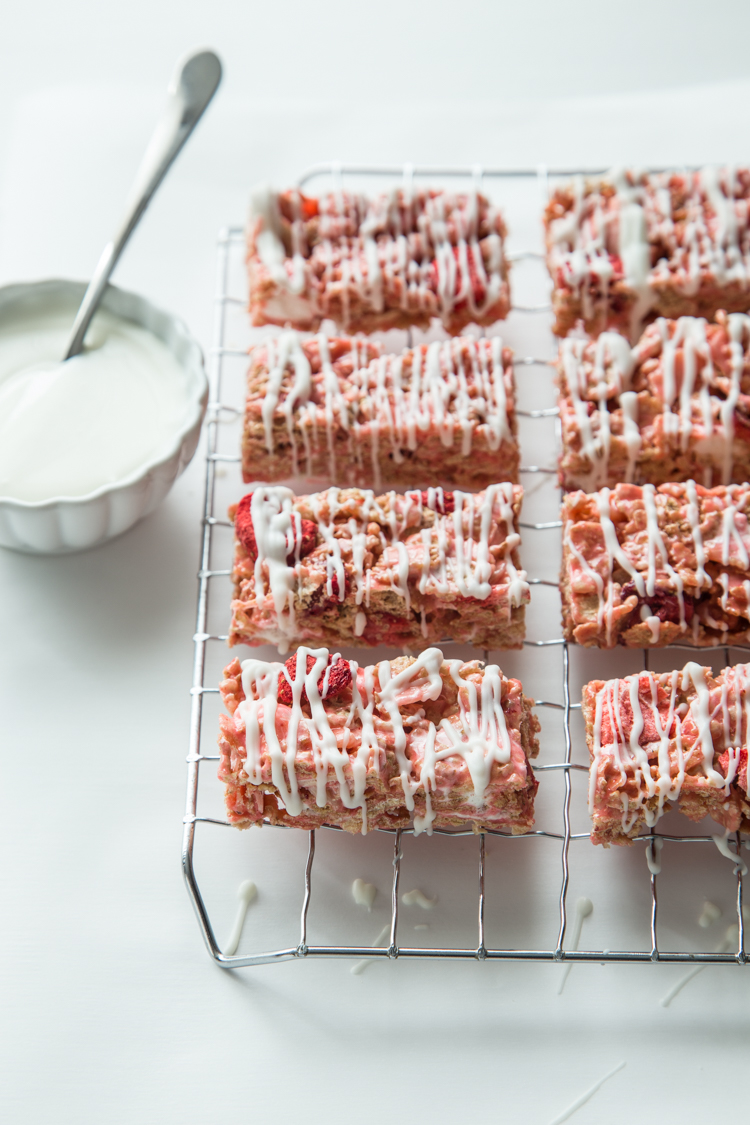 Strawberry Coconut Marshmallow Treats | JellyToastBlog.com