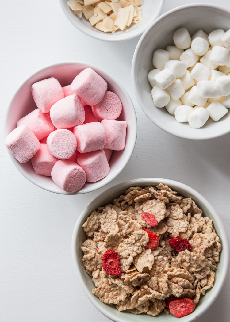 Strawberry Coconut Marshmallow Treats | JellyToastBlog.com