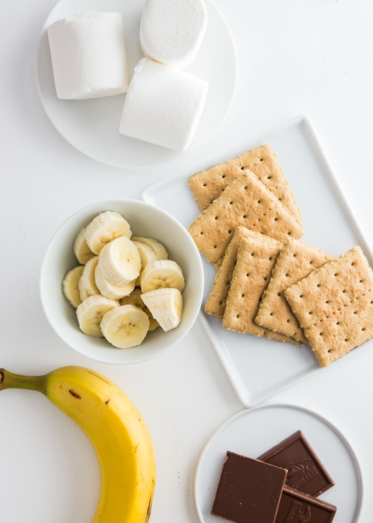 Banana Cream Pie S'mores | JellyToastBlog.com