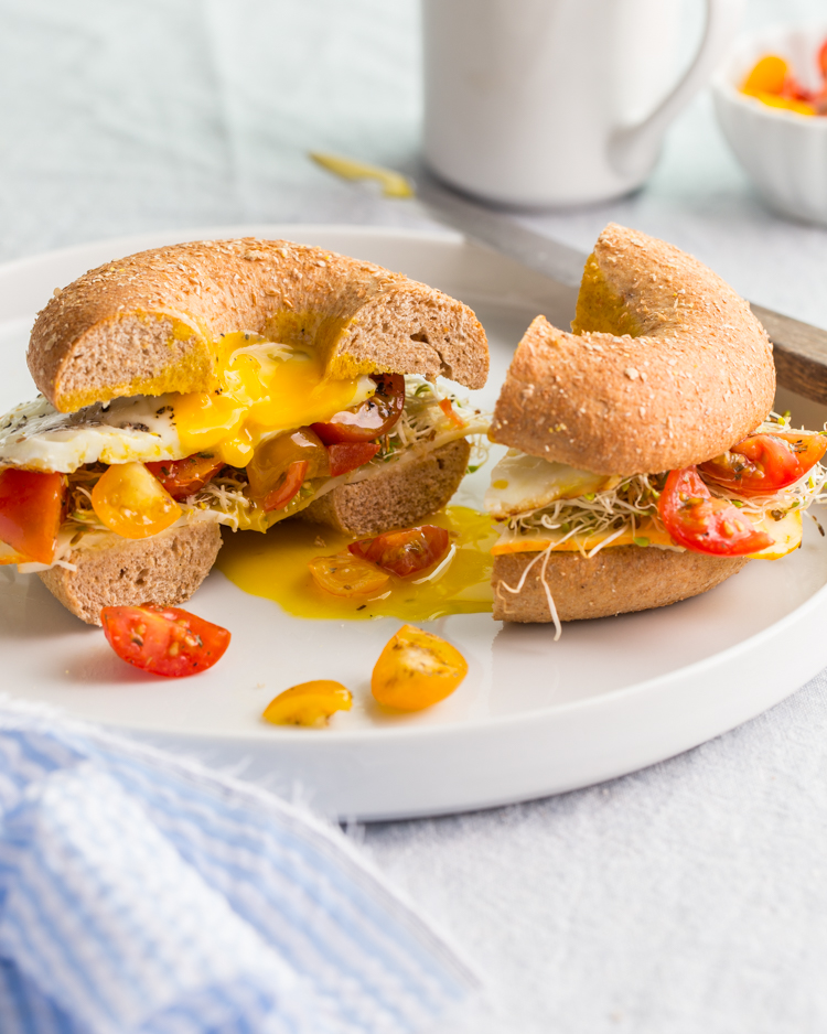 Veggie Breakfast Sandwich | JellyToastBlog.com