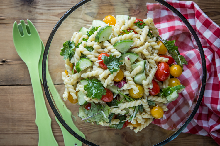 Pasta Salad with Tomatoes and Cucumber | JellyToastBlog.com