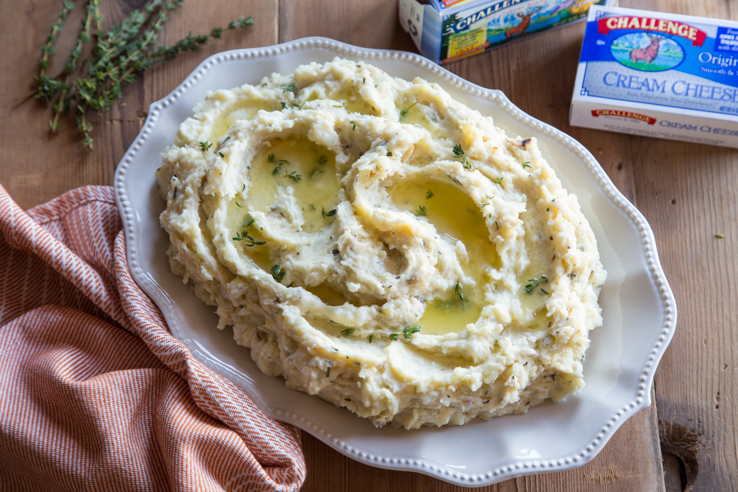 Roasted Garlic Herb Cream Cheese Mashed Potatoes | JellyToastBlog.com