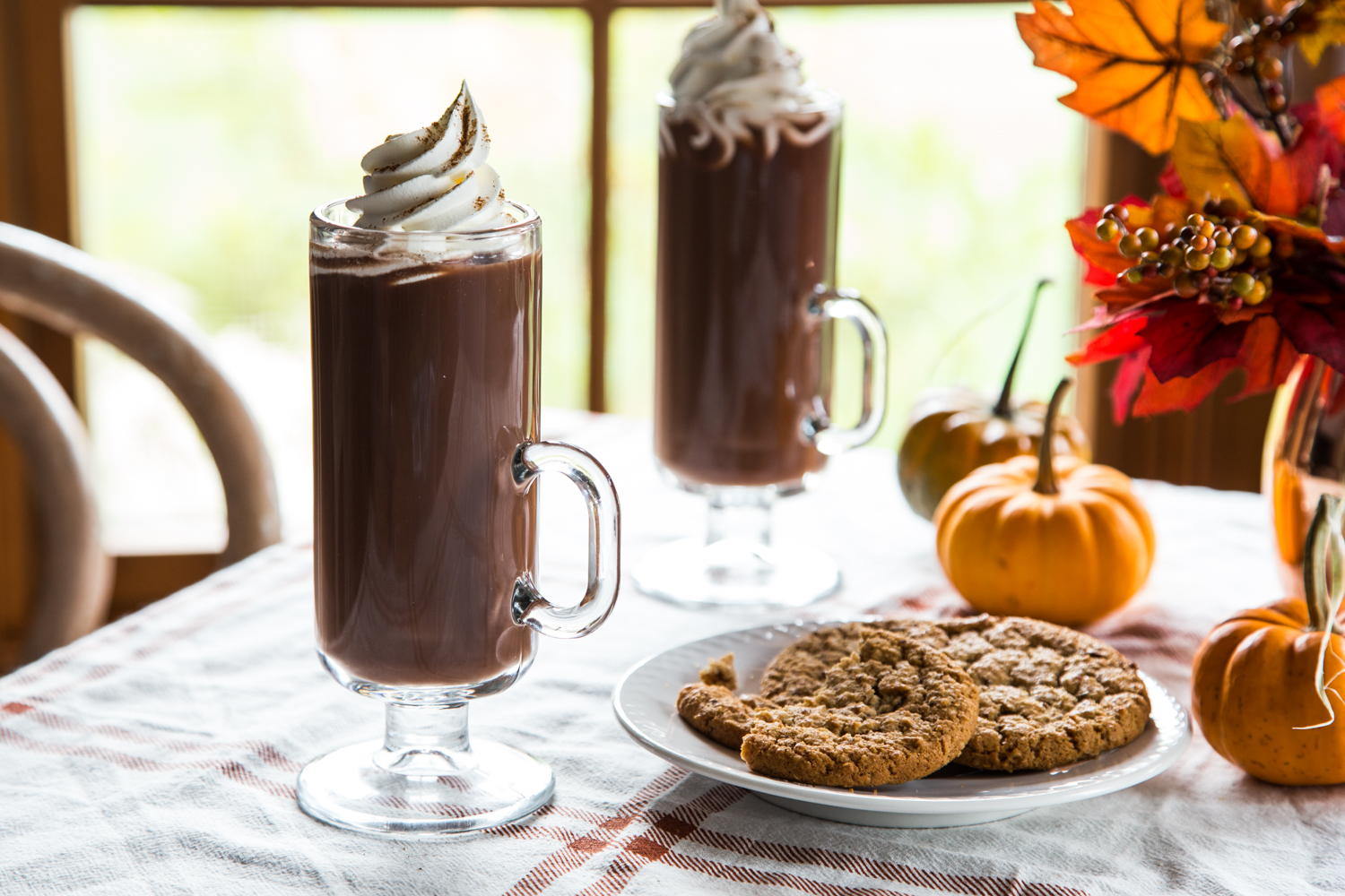 Spiked Pumpkin Spice Hot Chocolate | JellyToastBlog.com