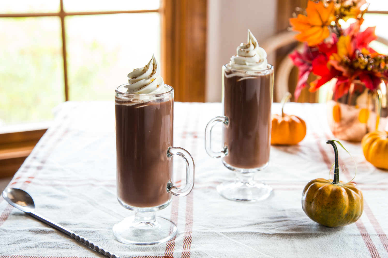 Spiked Pumpkin Spice Hot Chocolate | JellyToastBlog.com