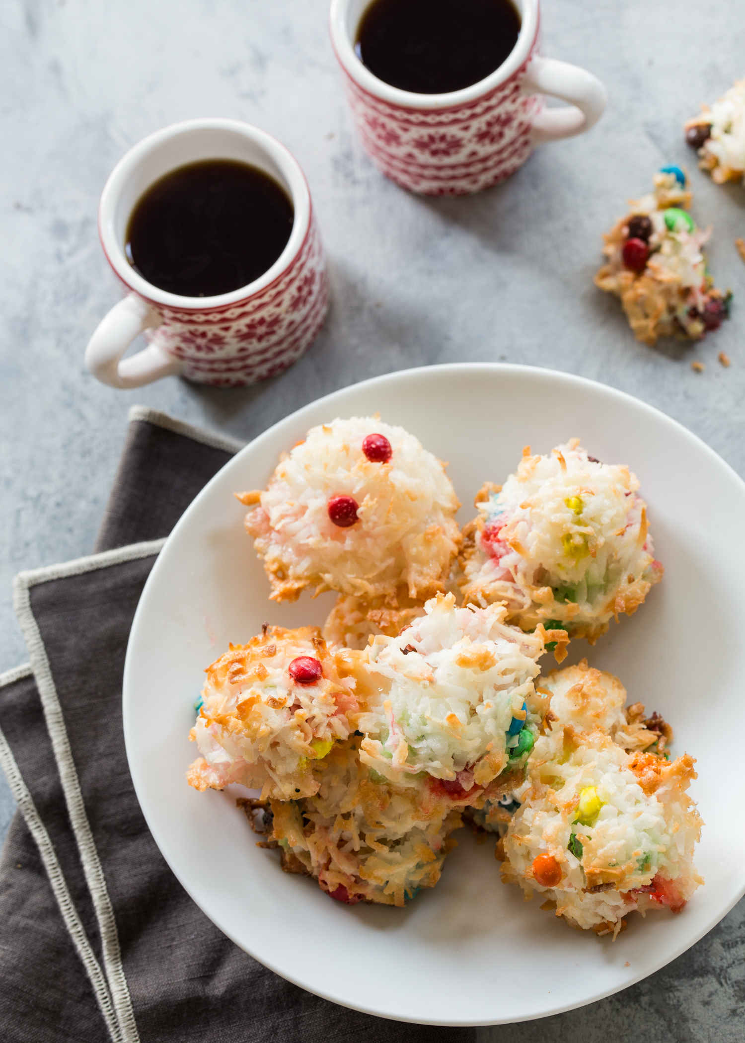 Chocolate Coconut M&M Macaroons | JellyToastBlog.com