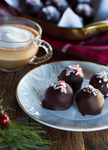 Peppermint OREO Cookie Balls are simple to make, but oh, so good!