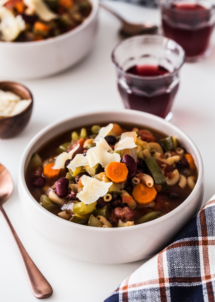 Slow Cooker Minestrone Soup - Jelly Toast