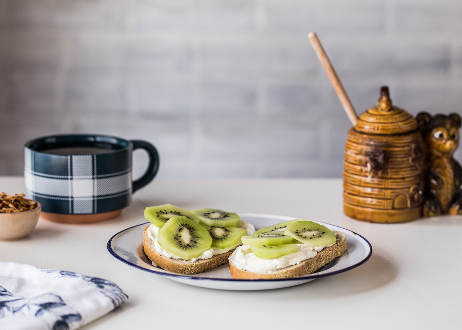 Kiwi Cream Cheese Toast