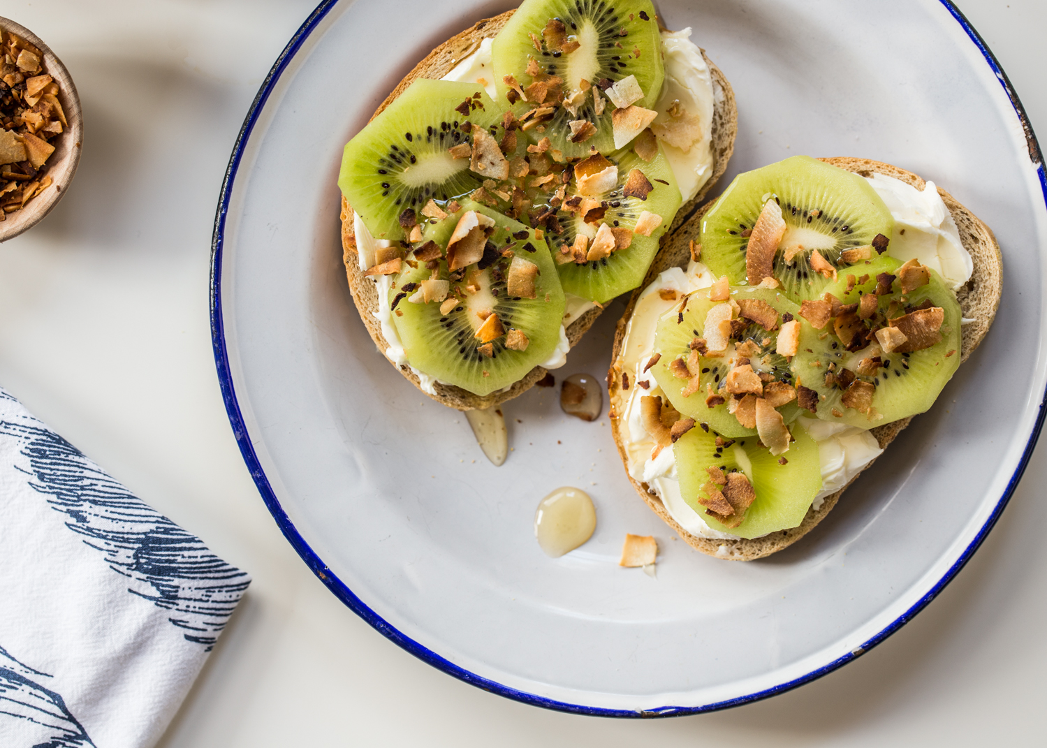 Kiwi on toast? For sure! Try kiwi cream cheese toast for breakfast tomorrow!