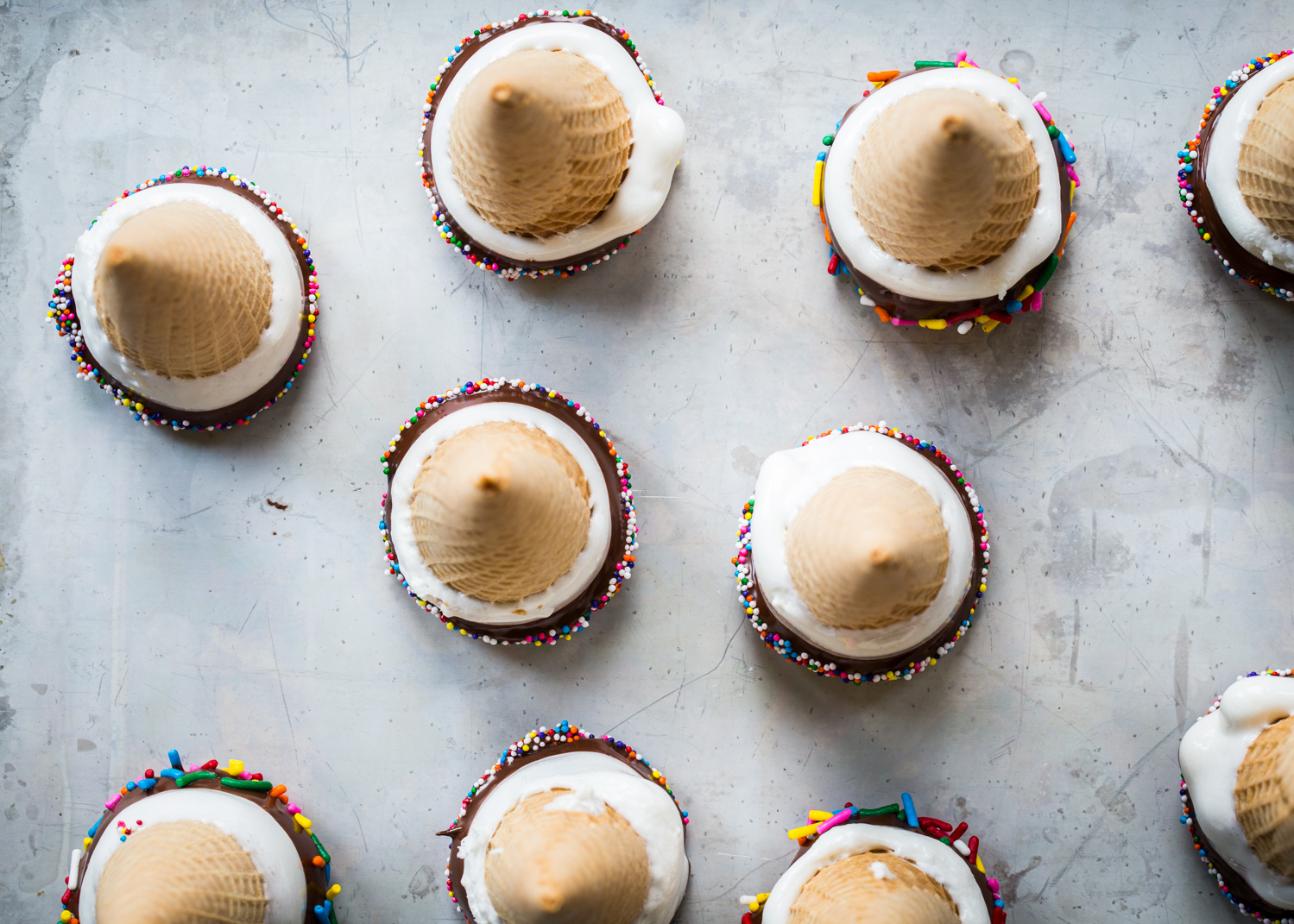 Marshmallow Dipped Ice Cream Cones are perfect for summer!