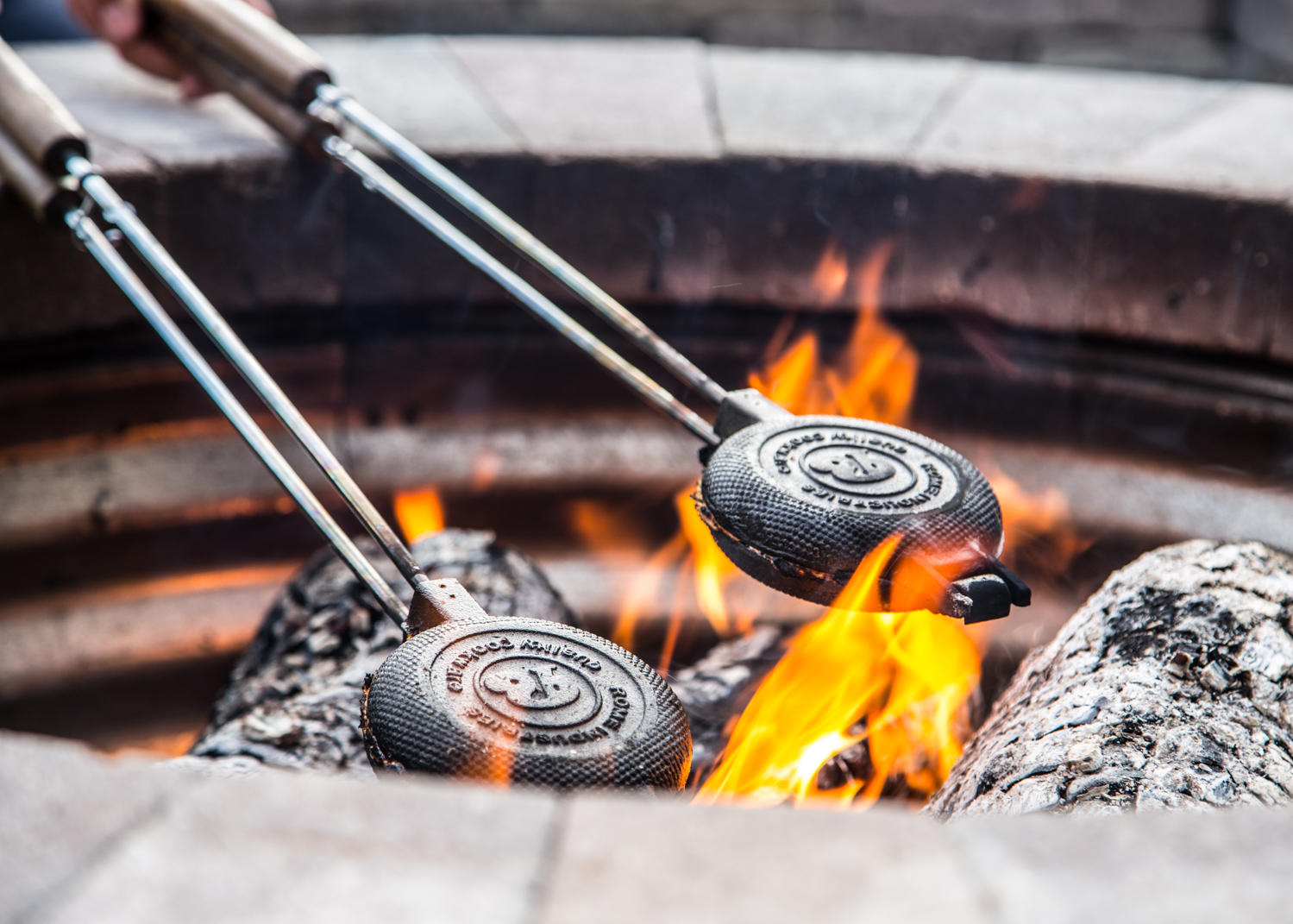 S'mores Pudgy Pies - Campfire Dessert made in a pie iron