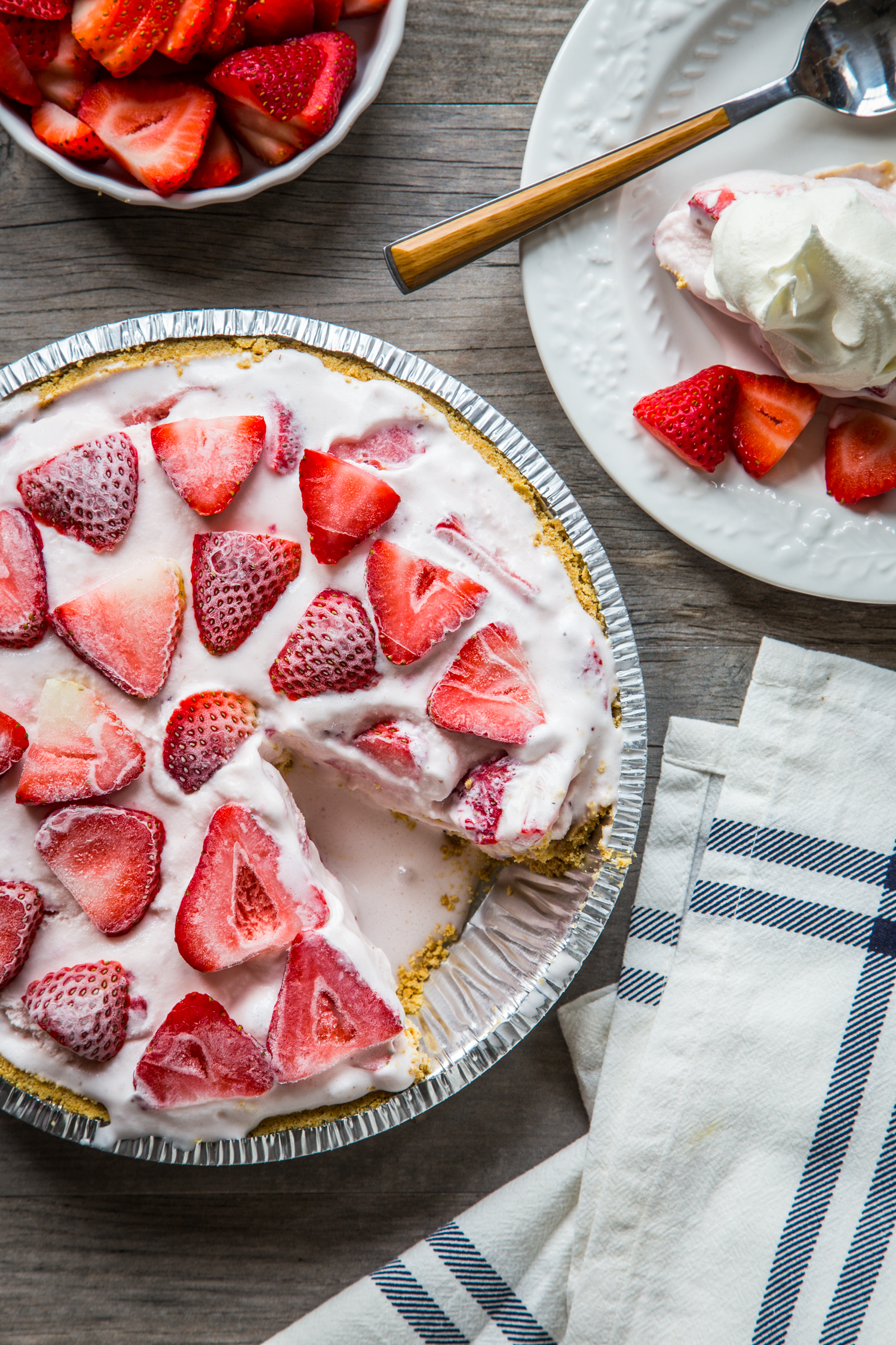 Easy Ice Cream Pie - Strawberry