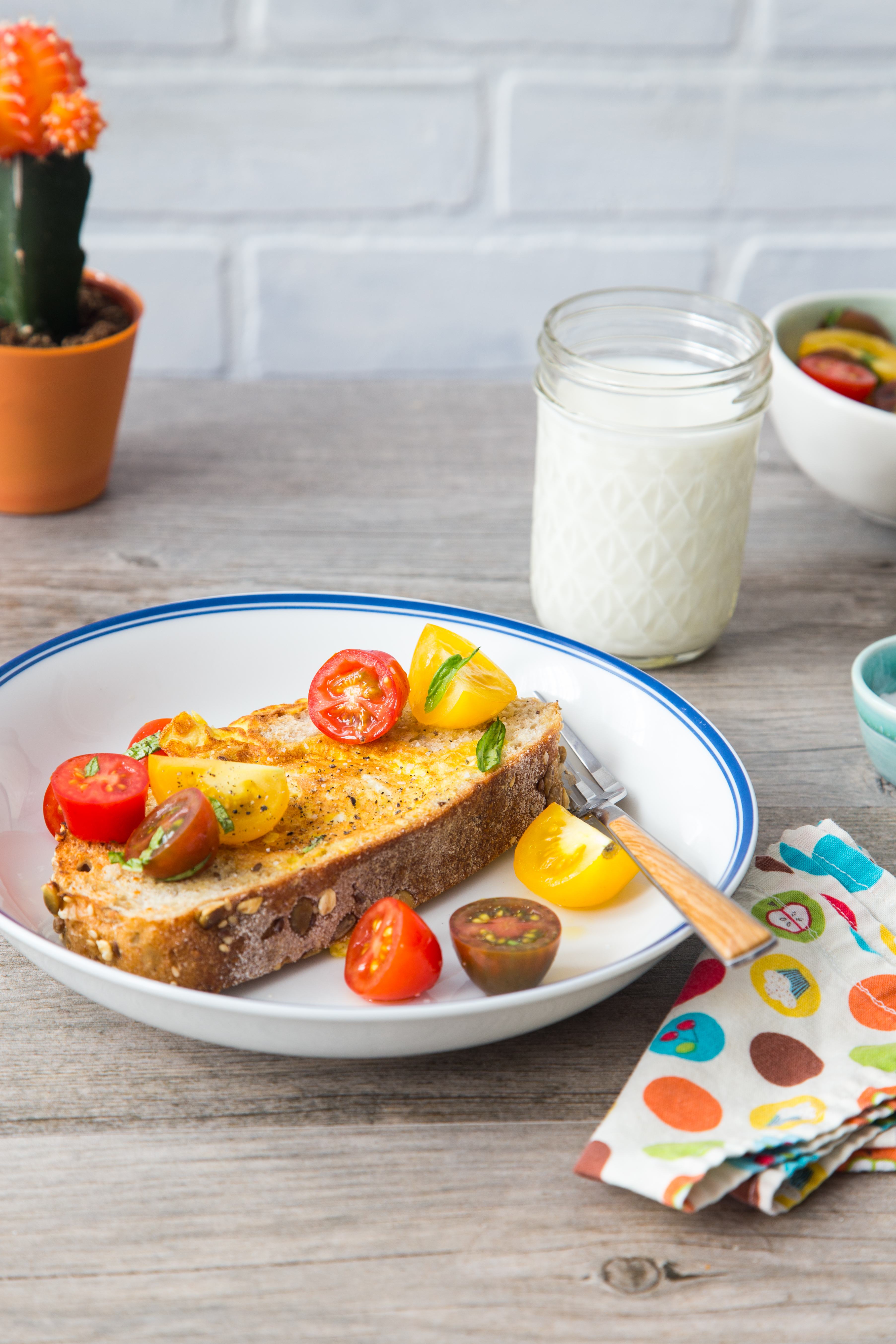 Scrambled Egg-in-a-Hole is a great school morning breakfast full of protein | Jelly Toast