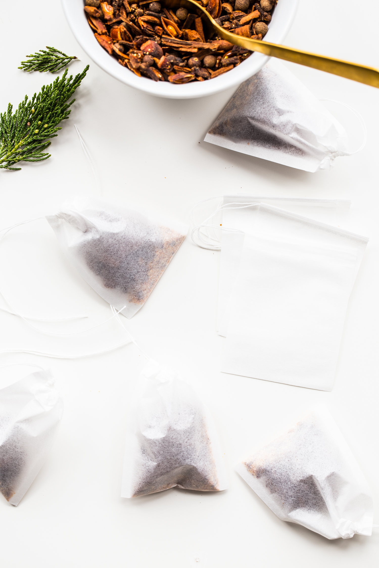 DIY Holiday Mulling Spices in individual sachet bags
