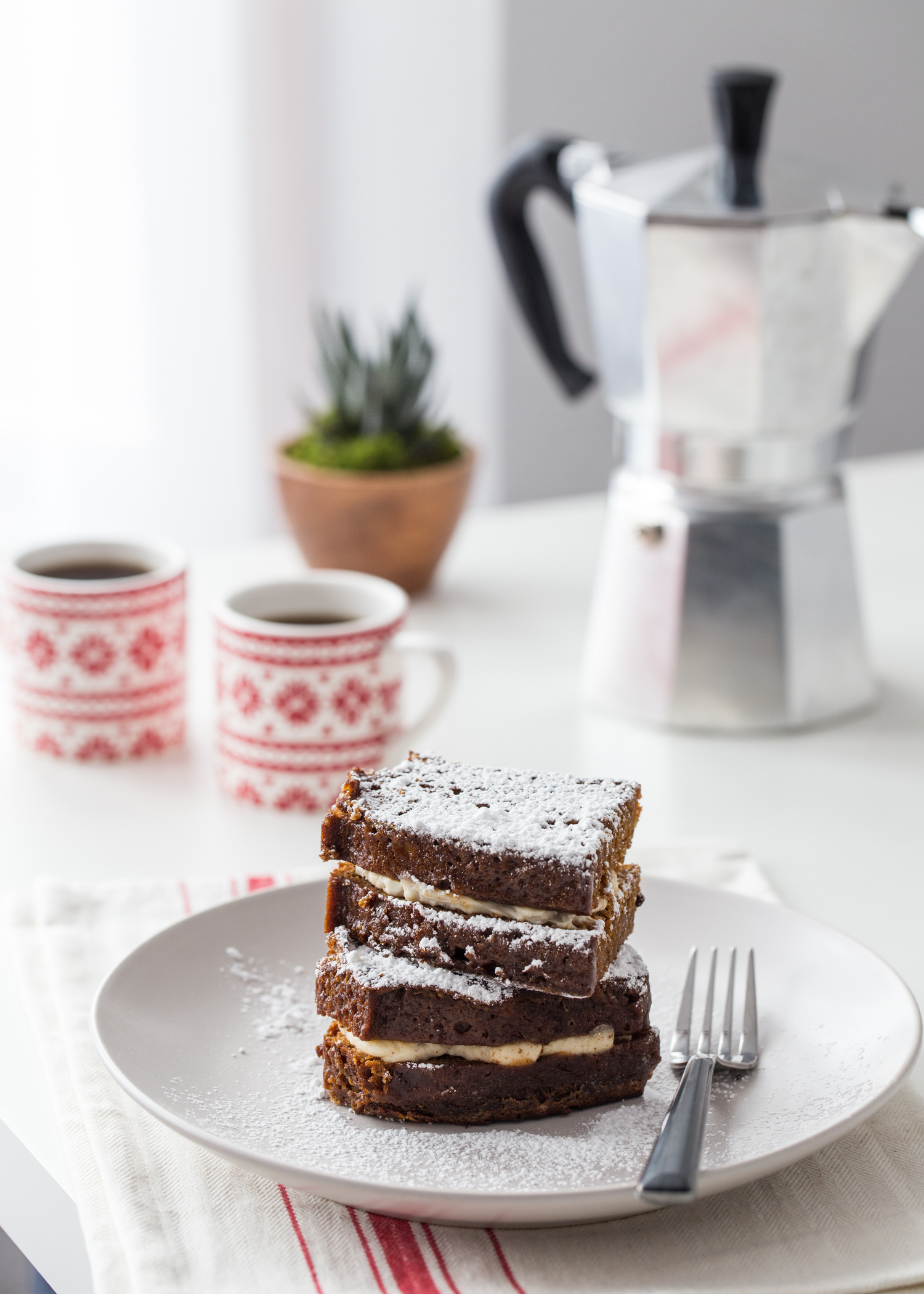 Gingerbread Stuffed French Toast | Jelly Toast