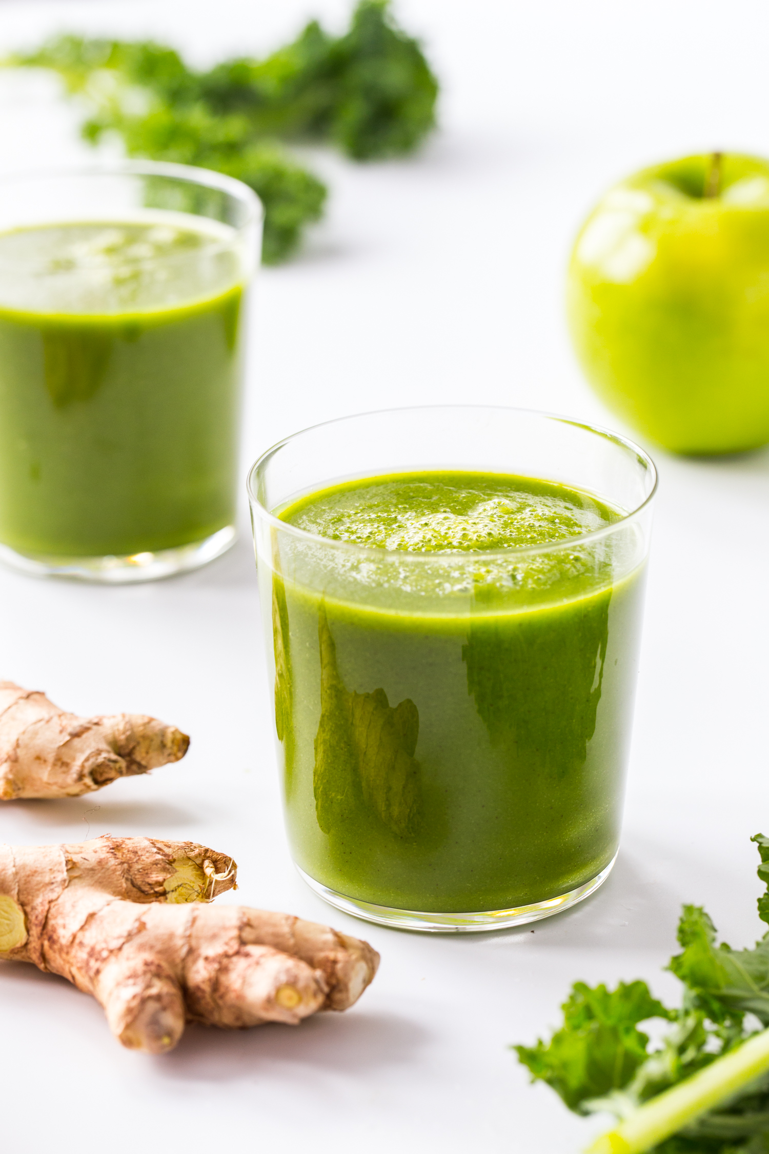 Ginger Green Apple Smoothie - Jelly Toast