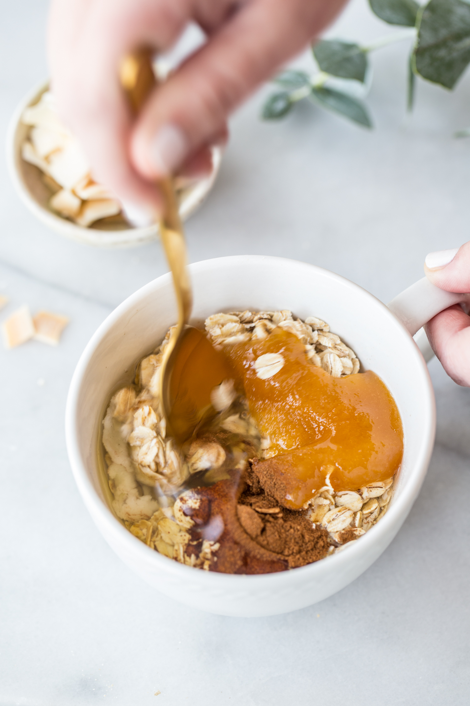 Life Behind The Scenes Week 1 // Microwave Oatmeal in a Mug