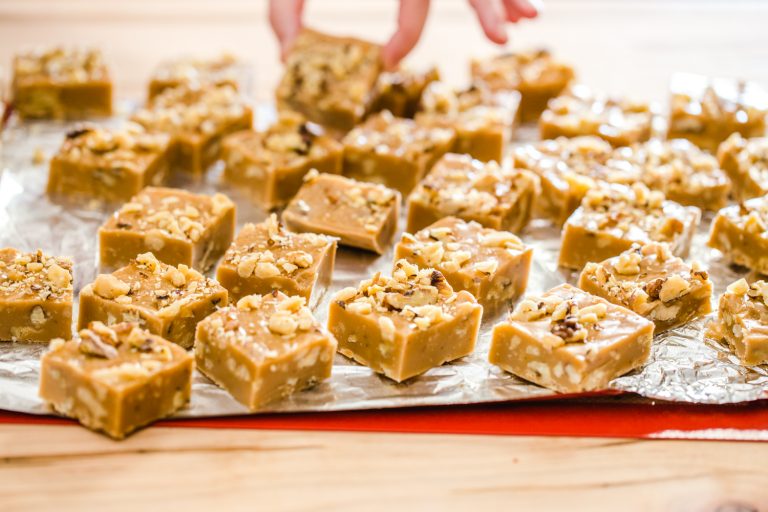 Gingerbread Marshmallow Fudge with Walnuts Jelly Toast
