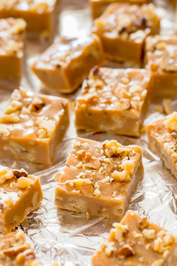 Gingerbread Marshmallow Fudge with Walnuts Jelly Toast